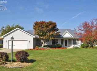 112 Canterbury Dr, Fremont, OH 43420