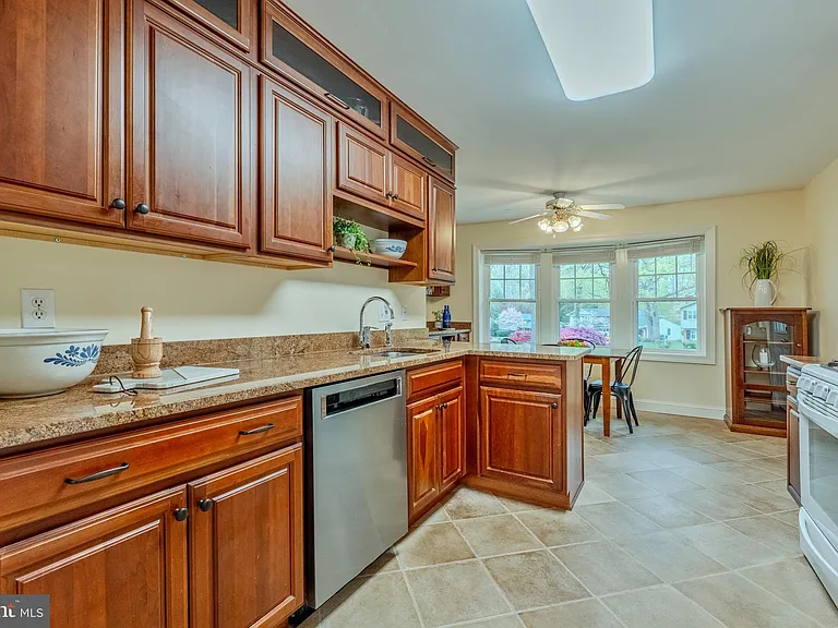 8717 Higdon Dr — Photo 10