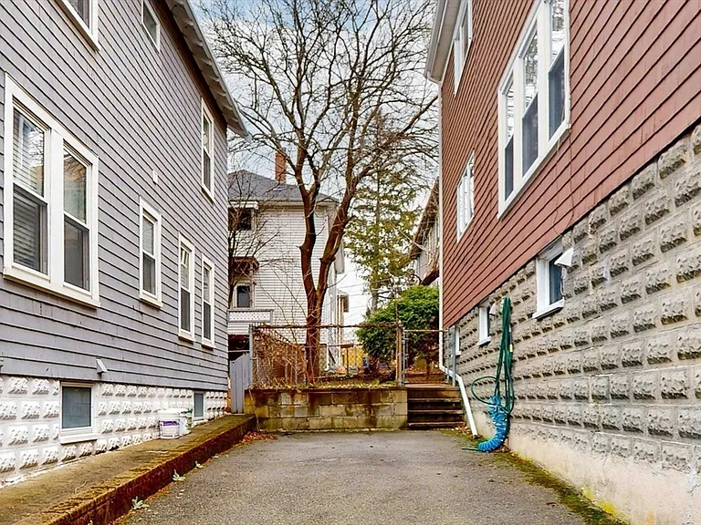 11 Sterling St #11 — Photo 27