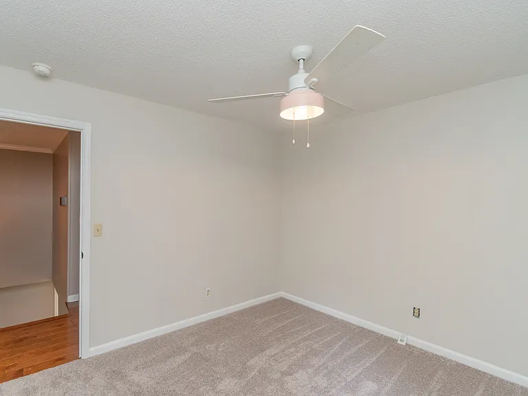 7830 Cove Ridge Dr — Photo 23