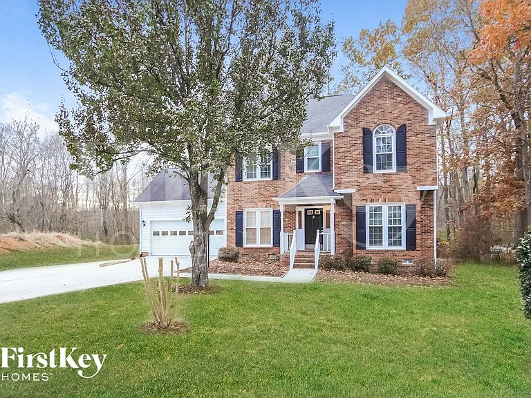 1792 Glenridge Dr — Photo 1