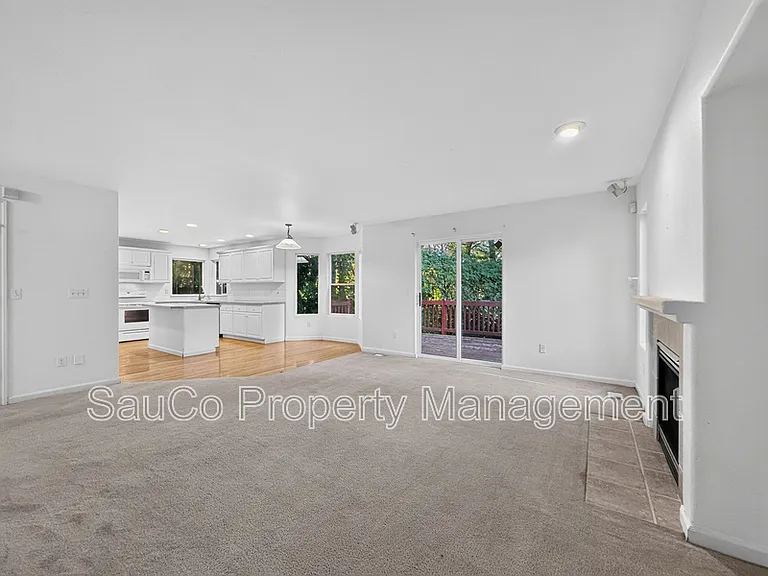 1861 SE 47th Ave — Photo 4
