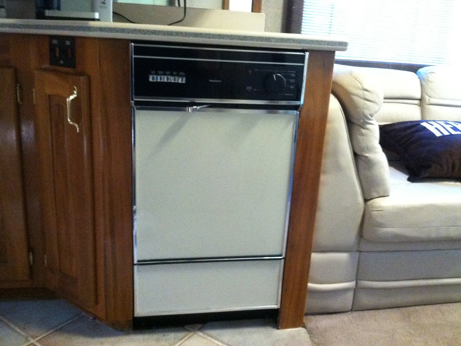 Studio, 320 sqft, $1,100 — Photo 2