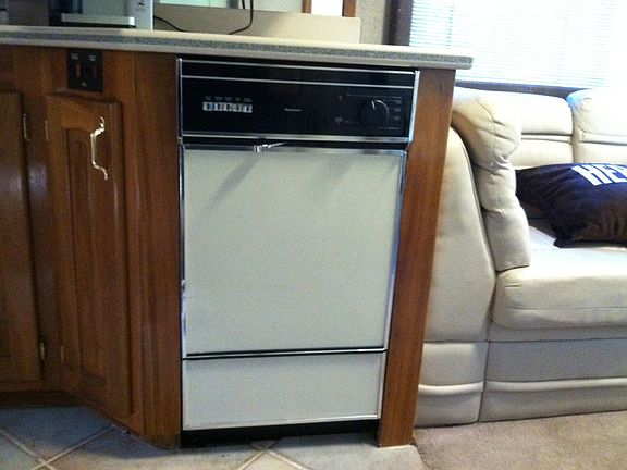 A full kitchen with ALL appliances, including dishwasher