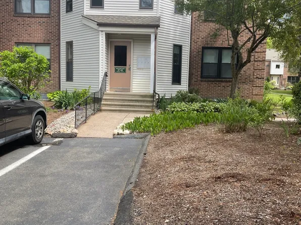 57 Wellington Drive #57, Farmington, CT 06032