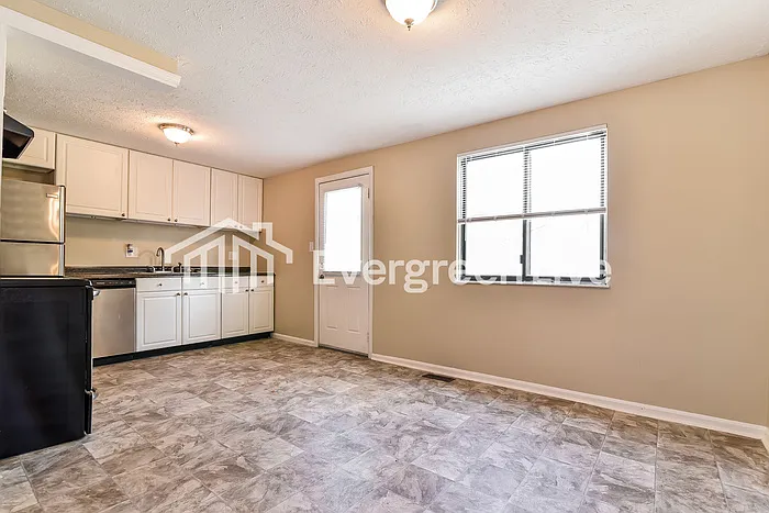 4 bed, 1.5 bath, 1506 sqft, $1,695 — Photo 3