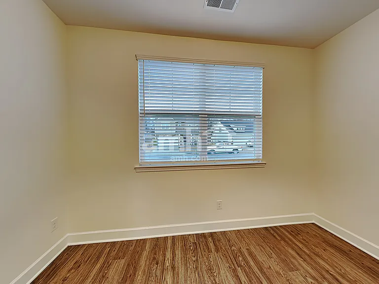 4329 Longfellow Dr — Photo 15