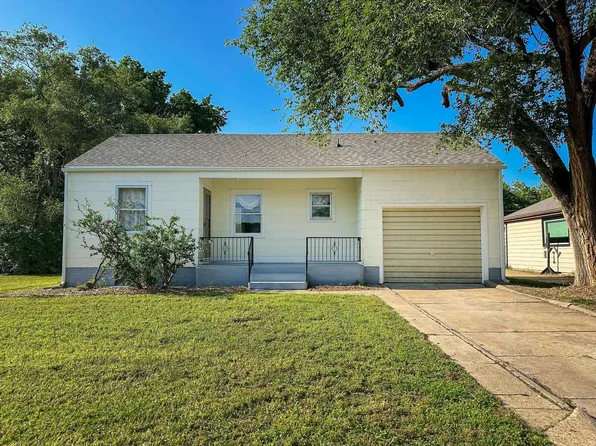 226 SW 7th St, Newton, KS 67114