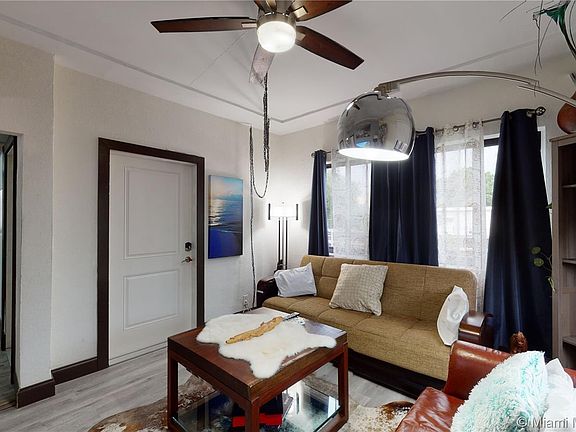 3rd image of 168 NW 53rd St #1