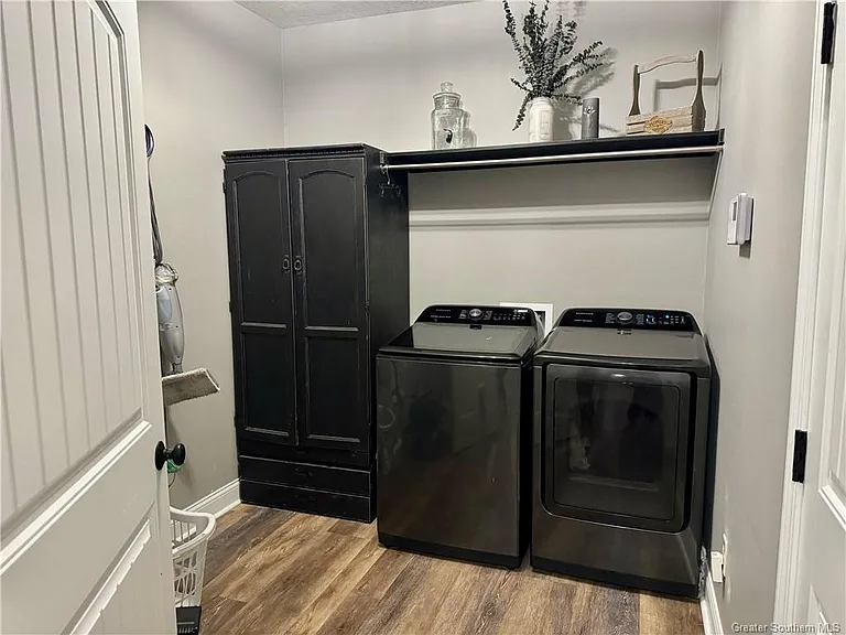 1525 Clark Ct — Photo 32