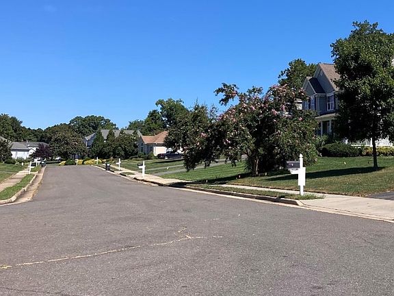 4th image of 10700 Joshua Ln