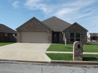 1213 SE 15th St, Pryor, OK 74361