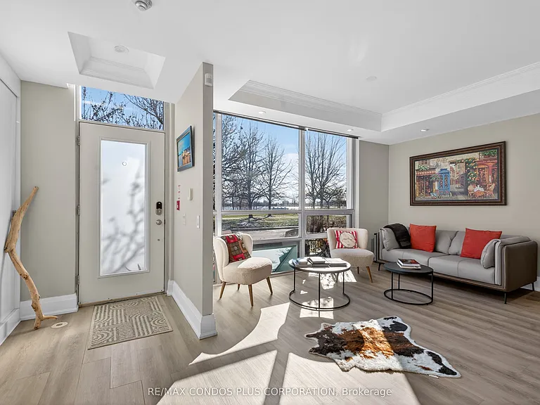 5 Marine Parade Dr #Townhouse 125 — Photo 2