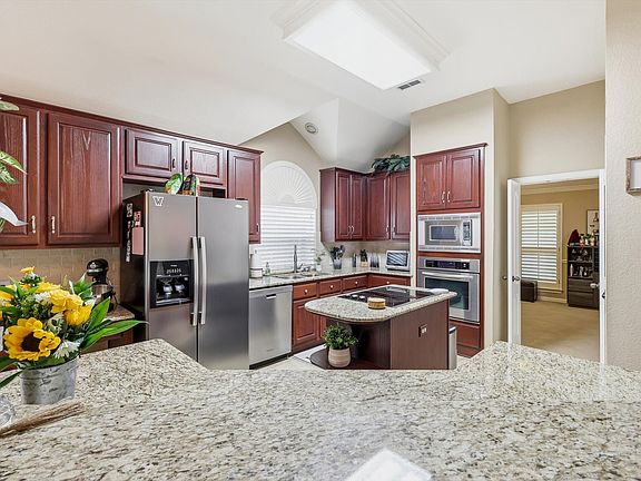 3rd image of 2112 Cheshire Dr