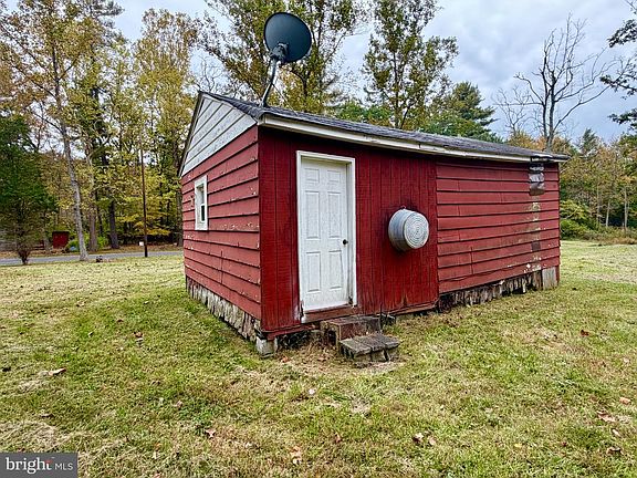 3rd image of 501 Bear Gap Rd