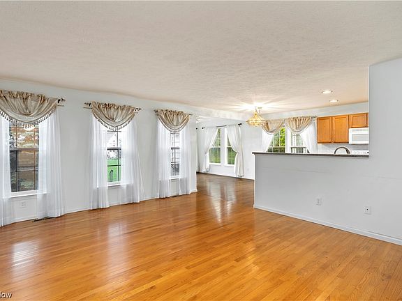 2nd image of 614 Canter Ct