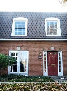 2nd image of 2828 Chateau Cir