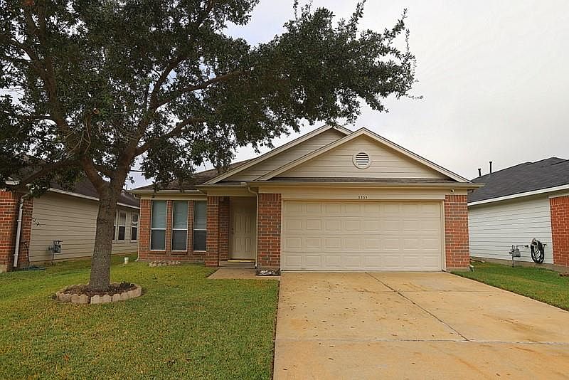 1st image of 3335 Barkers Crossing Ave