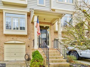 203 Mill Cross Ln, Occoquan, VA 22125