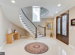 5618 Greentree Rd, Bethesda, MD 20817