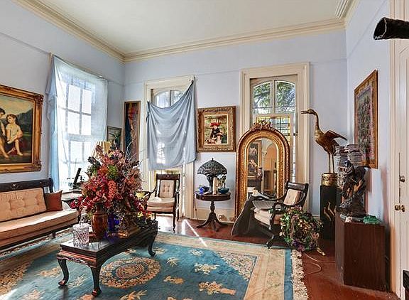 3rd image of 2715 Carondelet St