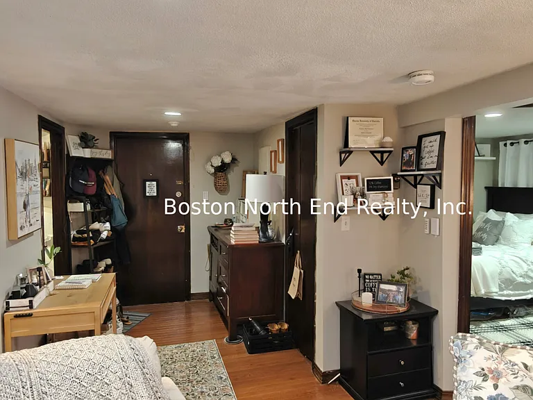 16 Parmenter St #3L — Photo 4