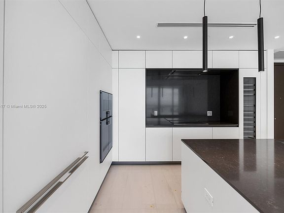 4th image of 300 Biscayne Boulevard Way Unit 4909W