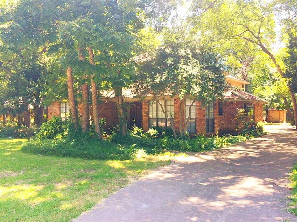 1st image of 450 Silver Creek Dr