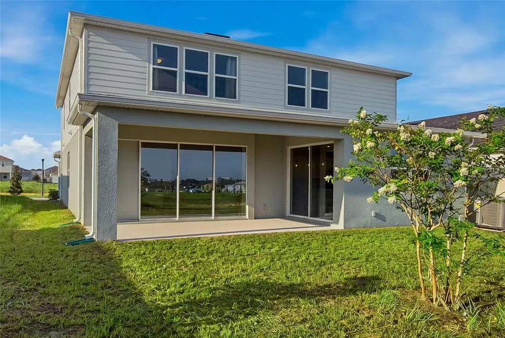 5 bed, 4.5 bath, 5502 sqft, $3,300 — Photo 3