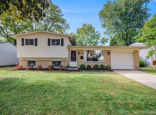 950 Hartsough Ct, Plymouth, MI 48170