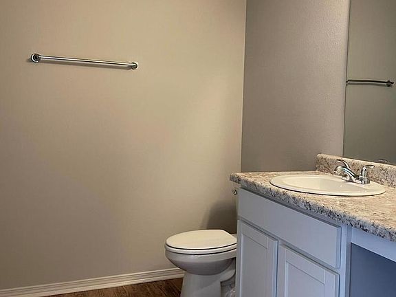 4th image of 5329 Yukon Dr