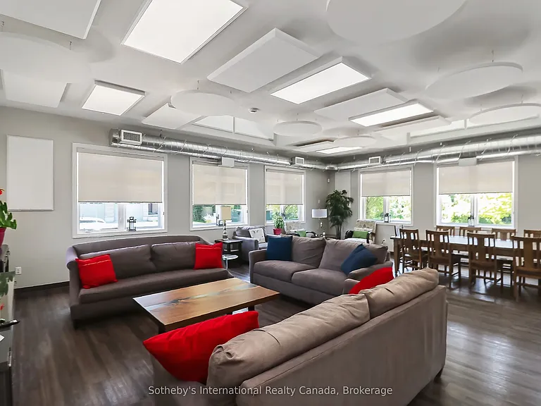 49 Silver Glen Blvd — Photo 36