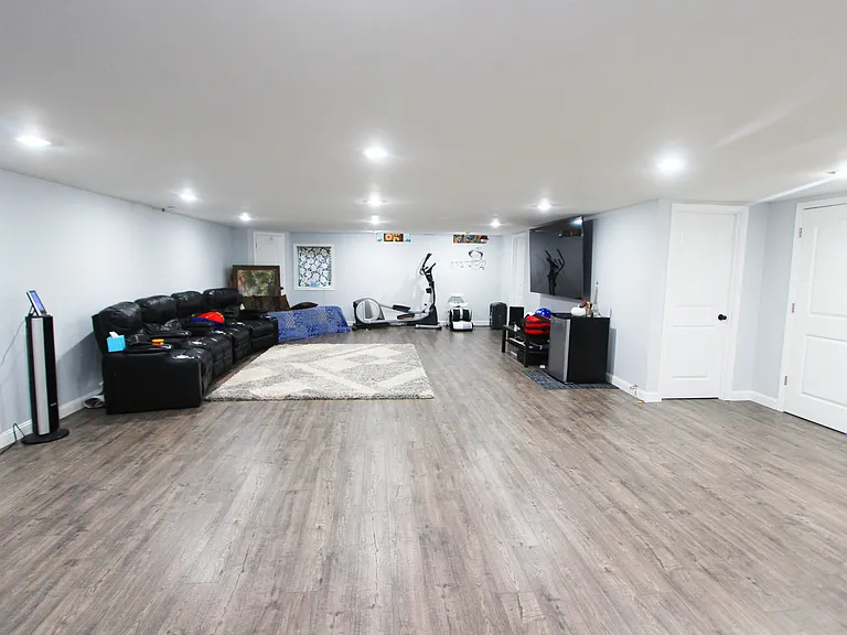 172 E Fox Hill Dr — Photo 32