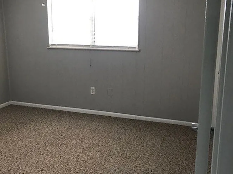 1463 Cora Ln — Photo 16