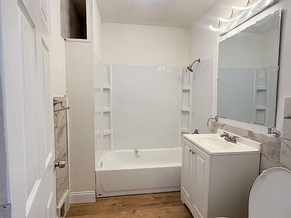 3rd image of 1512 Vernon St