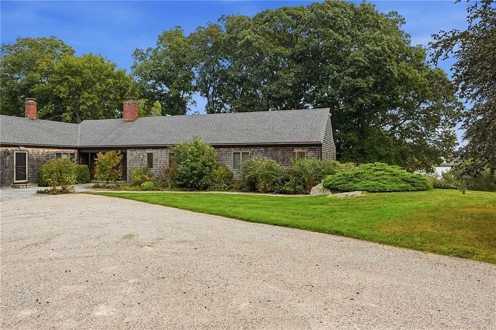 5 bed, 4.0 bath, 3709 sqft, $5,000 — Photo 2