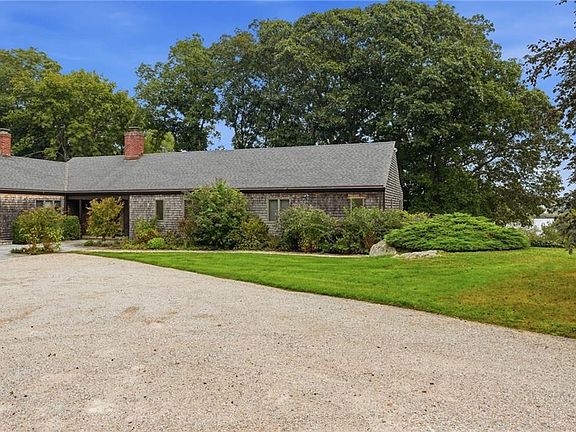 2nd image of 4 Alpond Dr