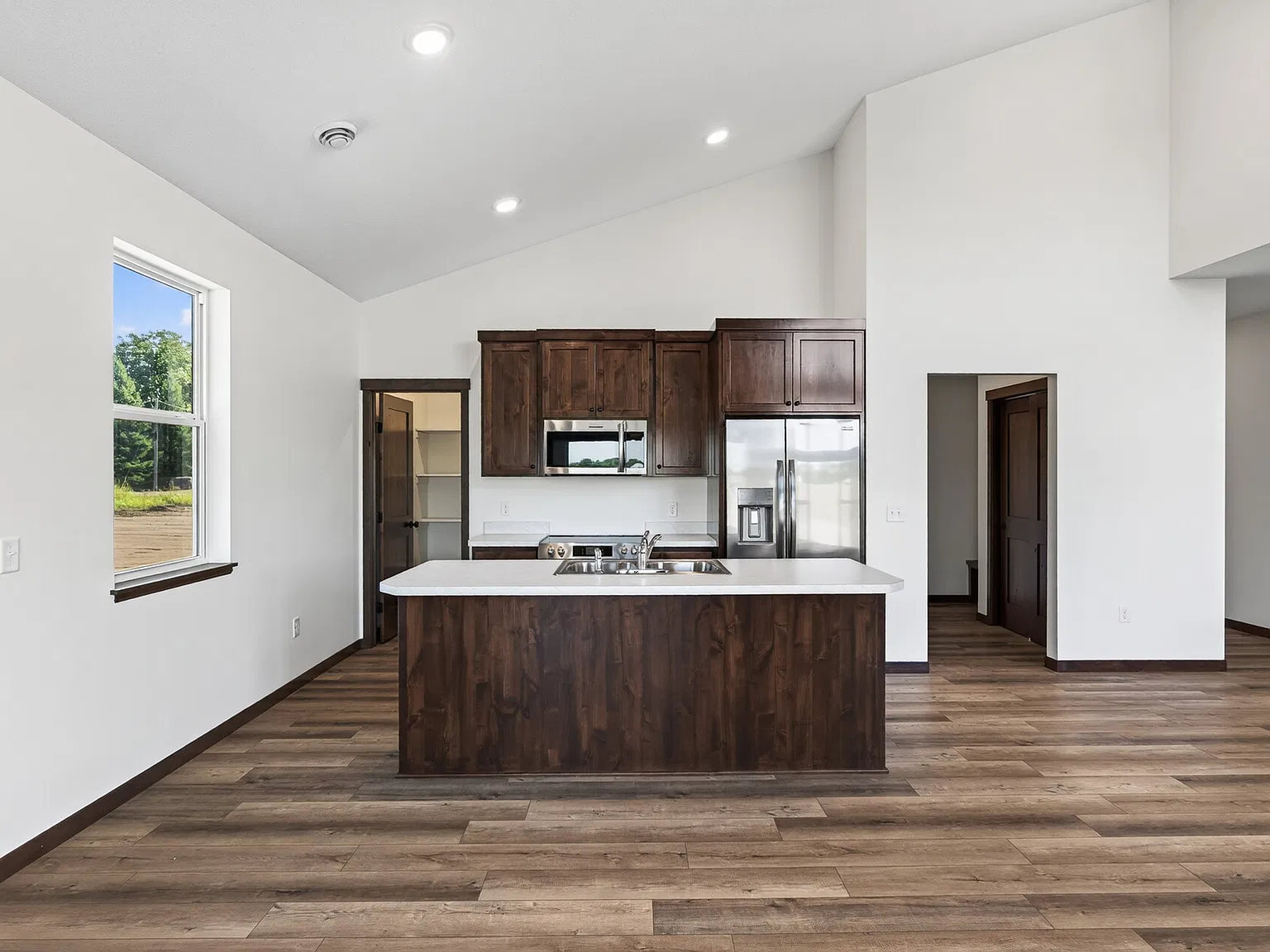 3 bed, 1518 sqft, $3,200 — Photo 3