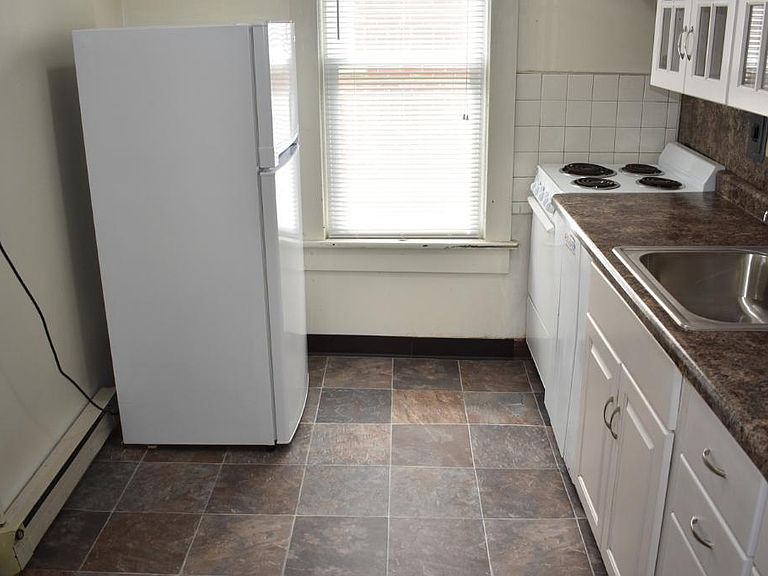 1924 W Jackson St Muncie, IN, 47303 Apartments for Rent