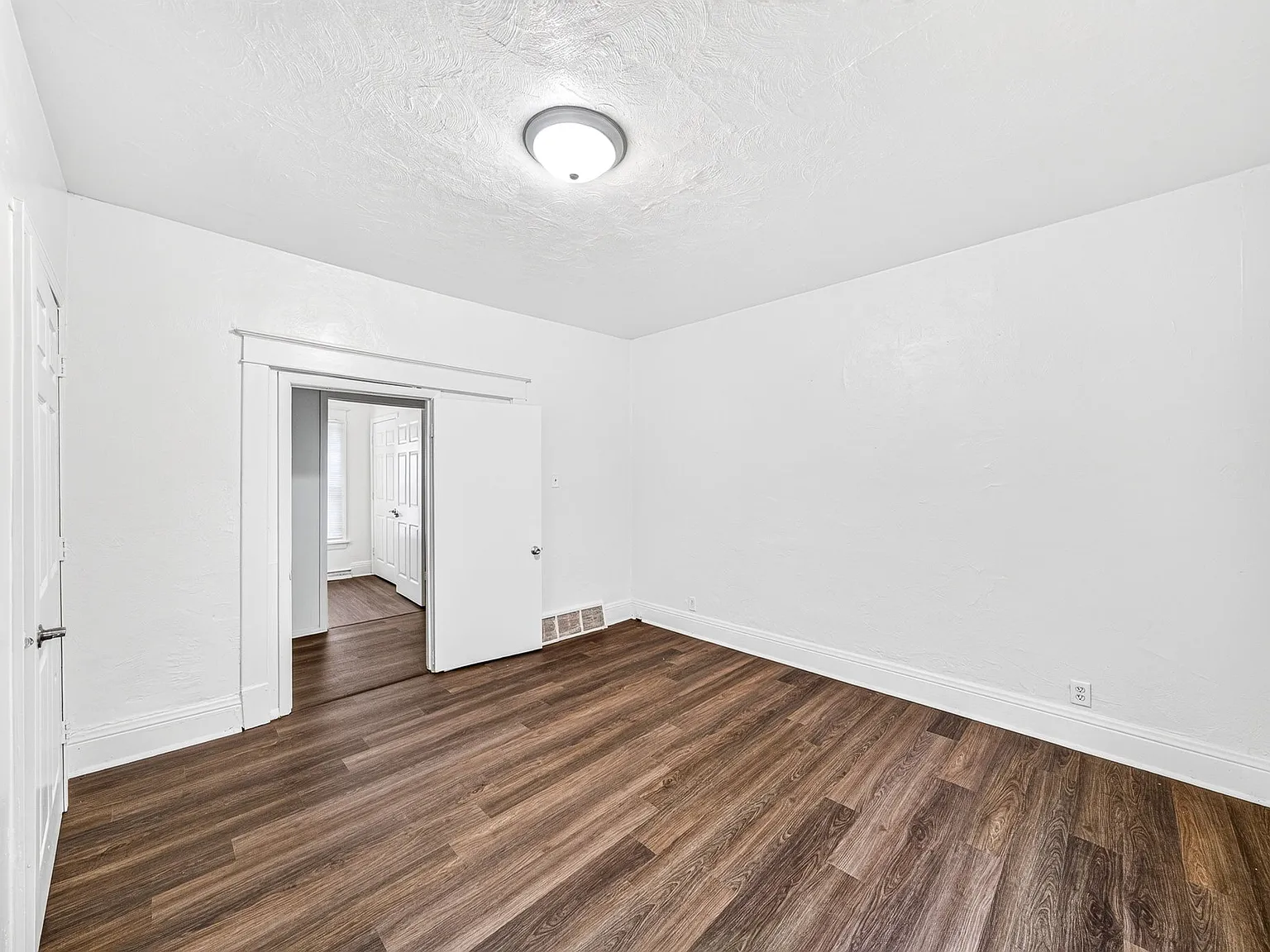 1225 Miami St — Photo 4