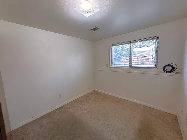 1613 Edora Rd — Photo 10
