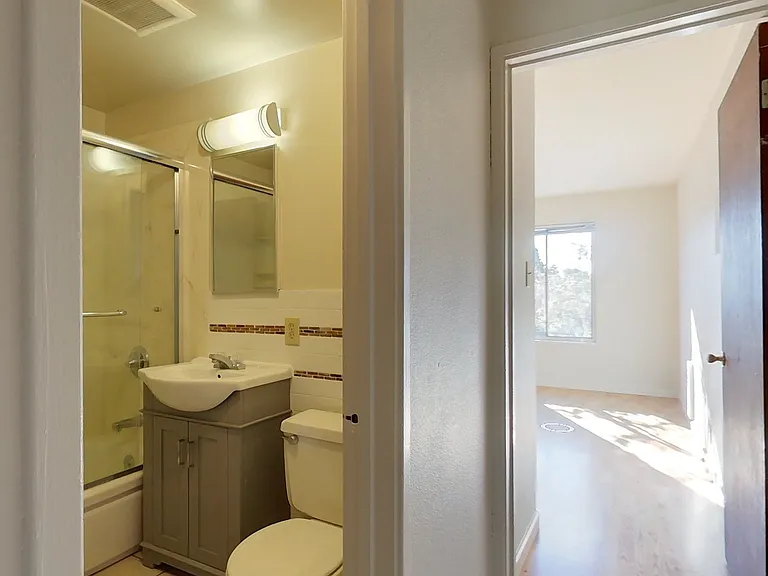 Parker House — Photo 23