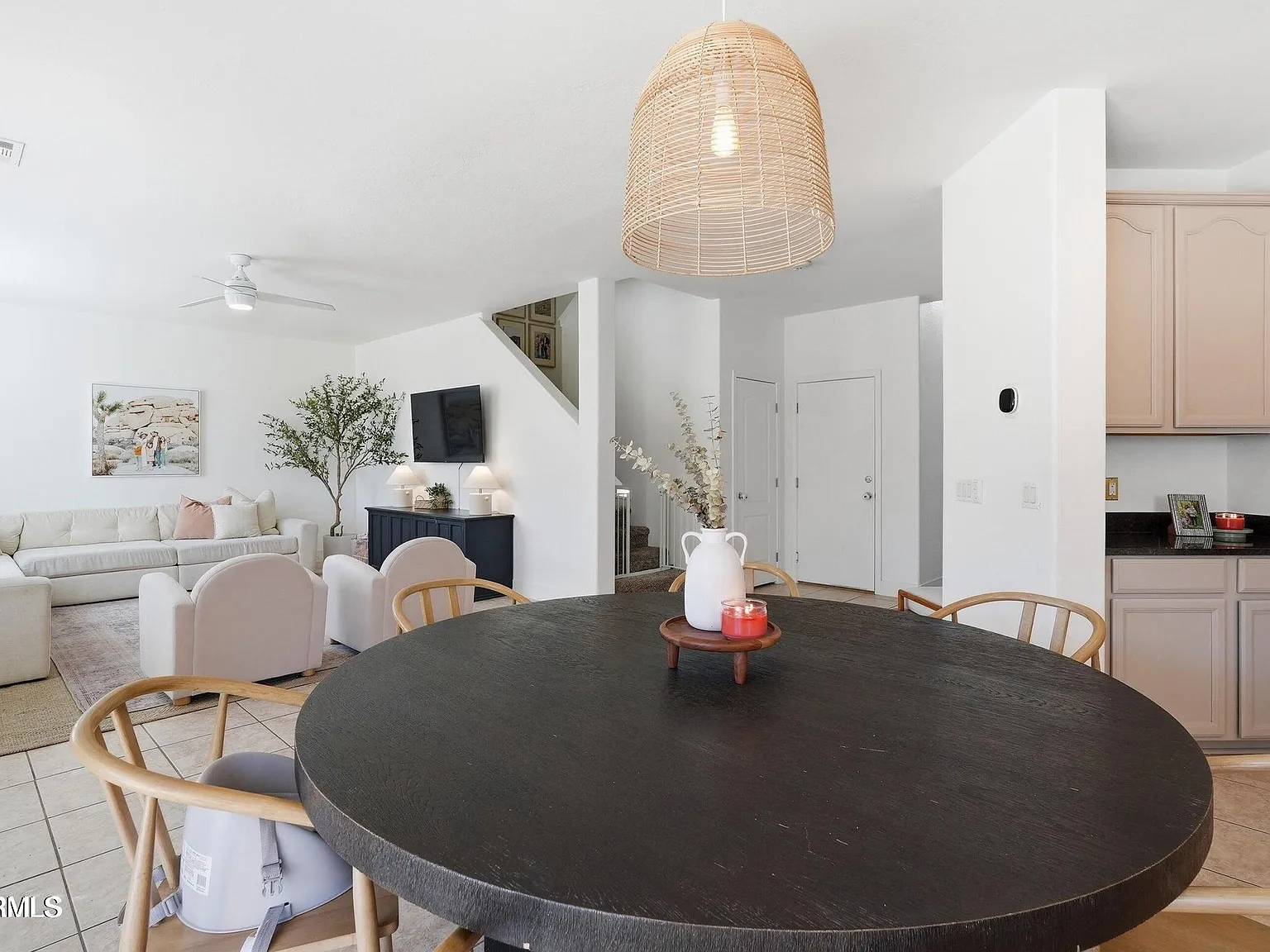 5 bed, 3696 sqft, $2,700 — Photo 4