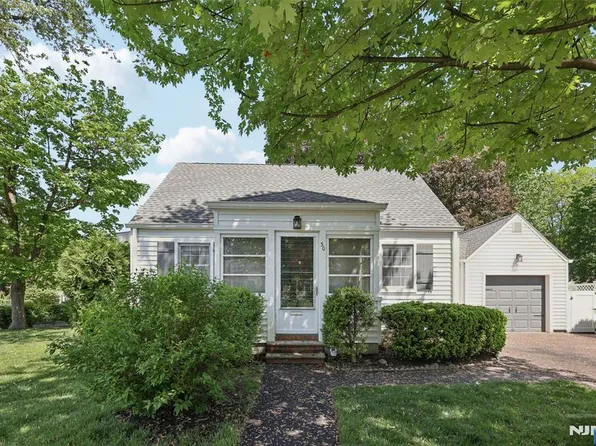 30 Revere Dr, Dumont, NJ 07628