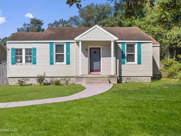 124 Ocean Wave Ave, Gulfport, MS 39560