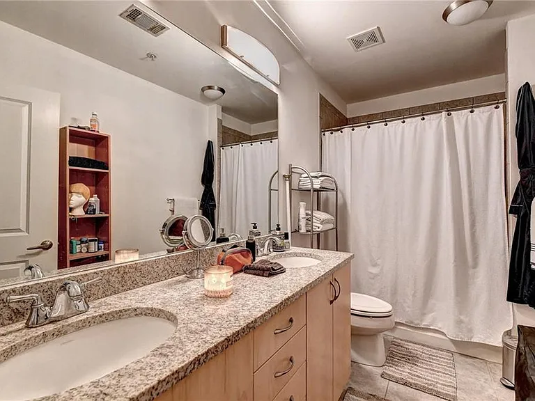 400 W Peachtree St NW #711 — Photo 19