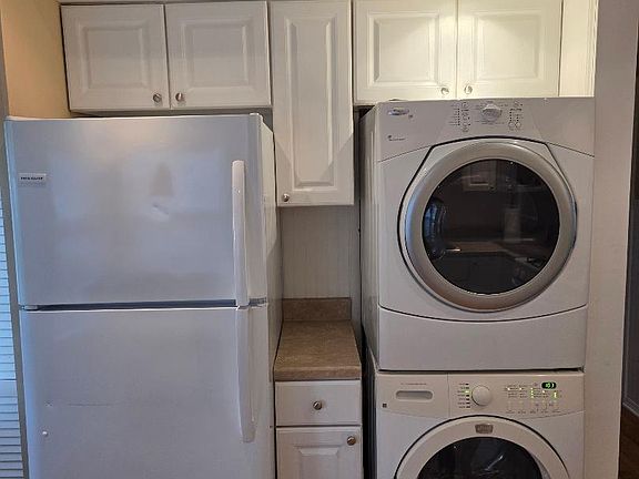 4th image of 633 E Kalama Ave