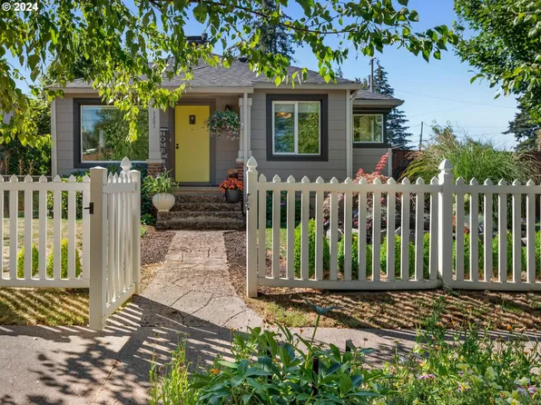 1201 E 29th St, Vancouver, WA 98663