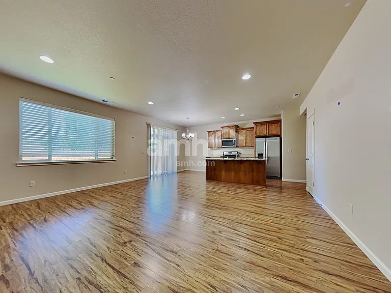 3208 NE 75th Way — Photo 7