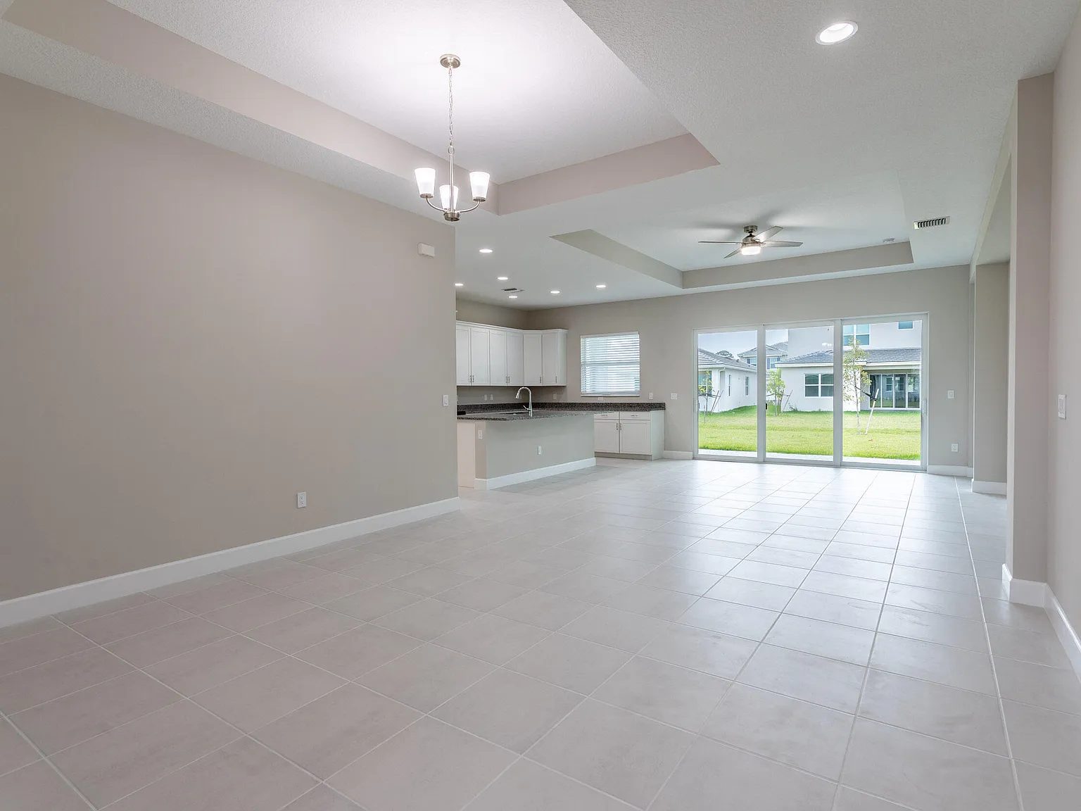 3 bed, 2.0 bath, 1921 sqft, $3,500 — Photo 2